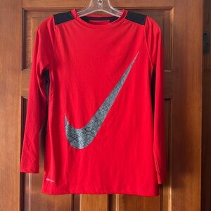Boys Nike L/S top